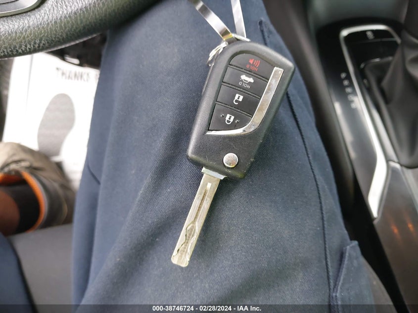 2020 TOYOTA COROLLA LE - 5YFEPRAE2LP114849