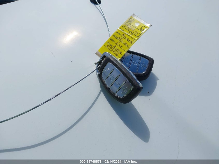 2017 HYUNDAI TUCSON LIMITED/SPORT AND ECO/SE - KM8J33A49HU479646