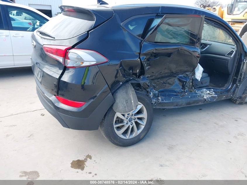 2017 HYUNDAI TUCSON LIMITED/SPORT AND ECO/SE - KM8J33A49HU479646