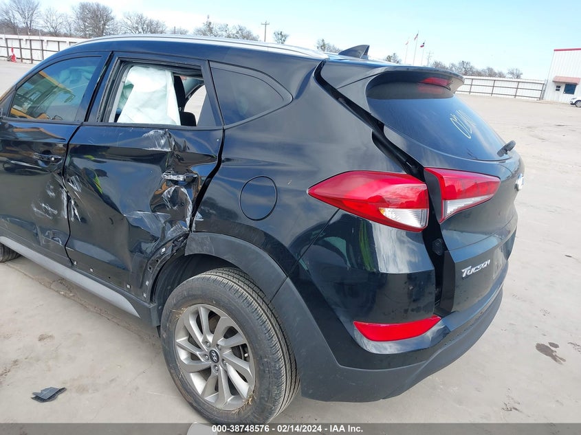 2017 HYUNDAI TUCSON LIMITED/SPORT AND ECO/SE - KM8J33A49HU479646