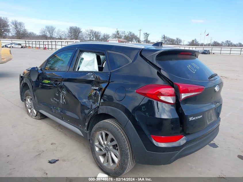 2017 HYUNDAI TUCSON LIMITED/SPORT AND ECO/SE - KM8J33A49HU479646