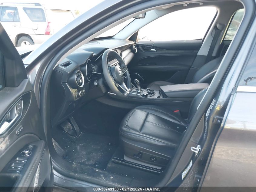 VIN ZASFAKAN6J7B77469 2018 ALFA ROMEO STELVIO AWD