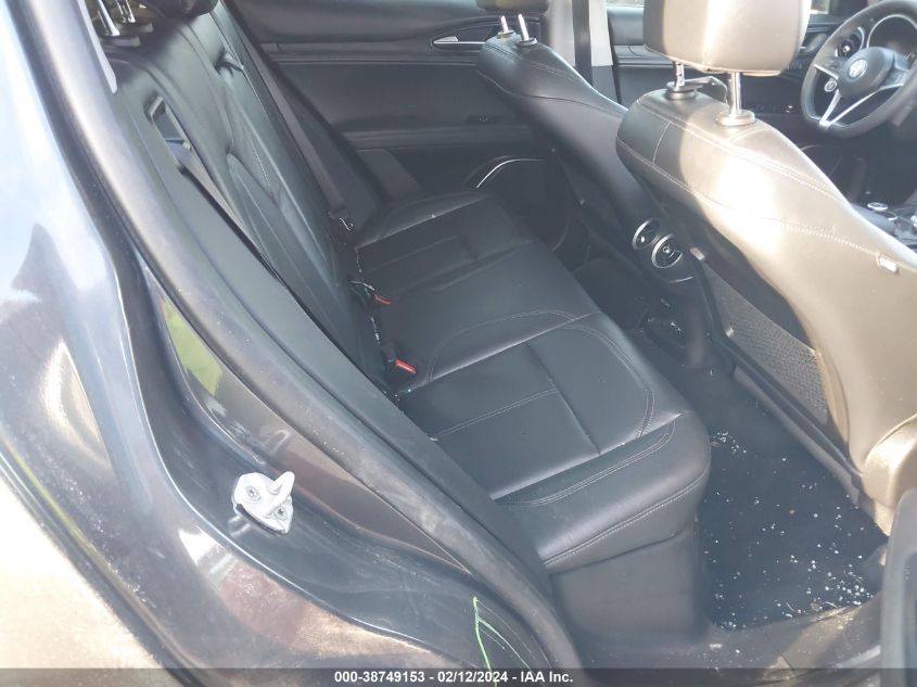 VIN ZASFAKAN6J7B77469 2018 ALFA ROMEO STELVIO AWD