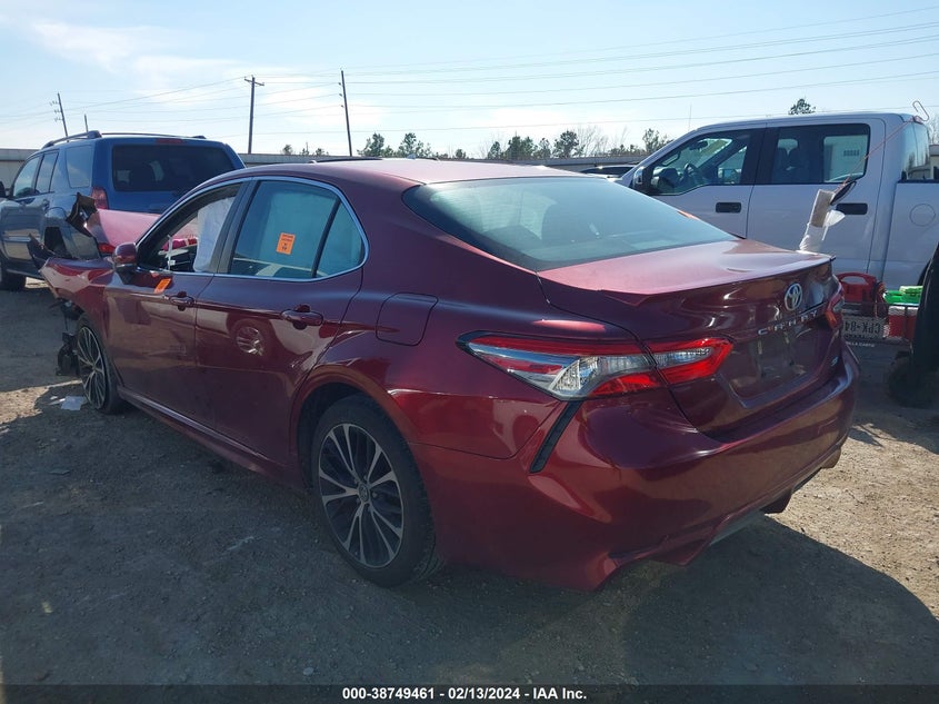 2018 TOYOTA CAMRY L/LE/XLE/SE/XSE - 4T1B11HK1JU556728