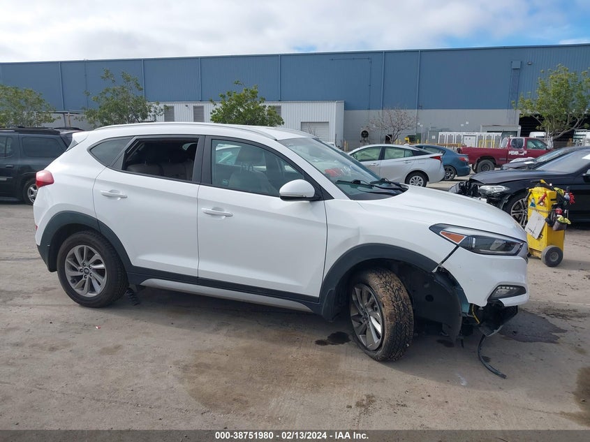 2017 HYUNDAI TUCSON LIMITED/SPORT AND ECO/SE - KM8J3CA21HU316679