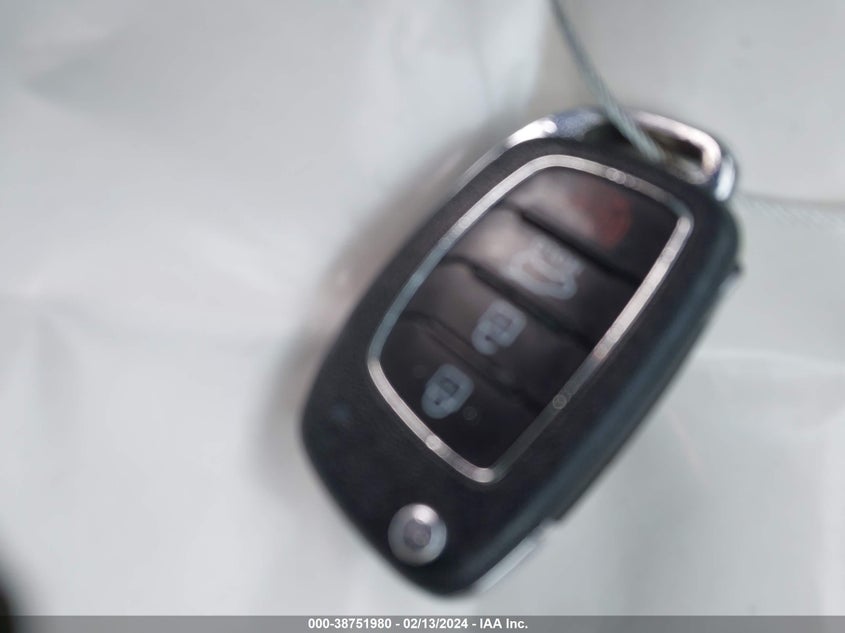 2017 HYUNDAI TUCSON LIMITED/SPORT AND ECO/SE - KM8J3CA21HU316679