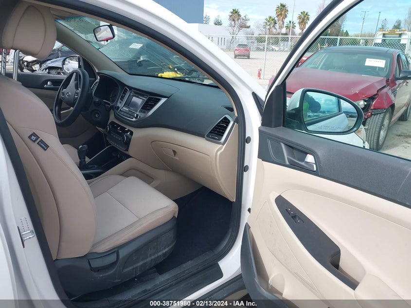 2017 HYUNDAI TUCSON LIMITED/SPORT AND ECO/SE - KM8J3CA21HU316679