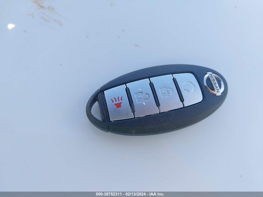 VIN KNMAT2MT2HP547107 2017 NISSAN ROGUE SV