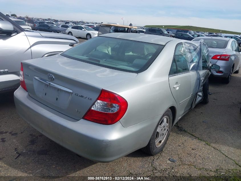 4T1BF30K52U522186 2002 Toyota Camry Le