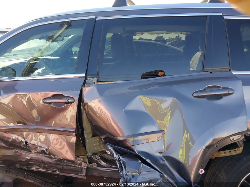 VIN 5TDKZRFH3HS521206 2017 TOYOTA HIGHLANDER XLE