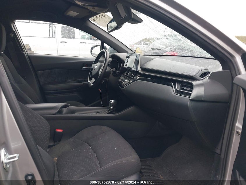 2018 TOYOTA C-HR XLE/XLE PREMIUM - NMTKHMBX8JR039581