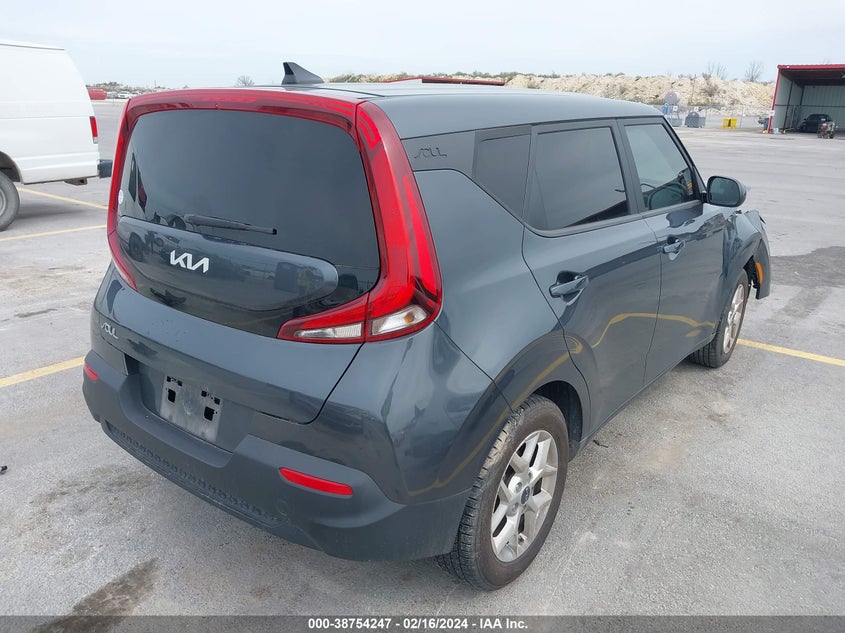 2022 KIA SOUL 2.0L I4   N(VIN: KNDJ23AUXN7823938