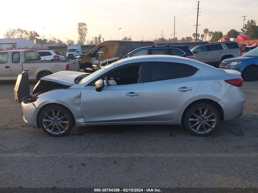 VIN 3MZBN1V31JM209004 2018 MAZDA MAZDA3 TOURING