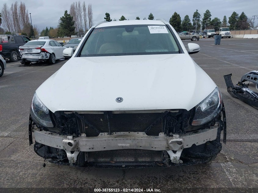 2018 MERCEDES-BENZ GLC 300 - WDC0G4JB4JV015618