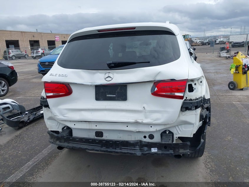 2018 MERCEDES-BENZ GLC 300 - WDC0G4JB4JV015618