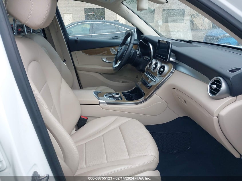 2018 MERCEDES-BENZ GLC 300 - WDC0G4JB4JV015618
