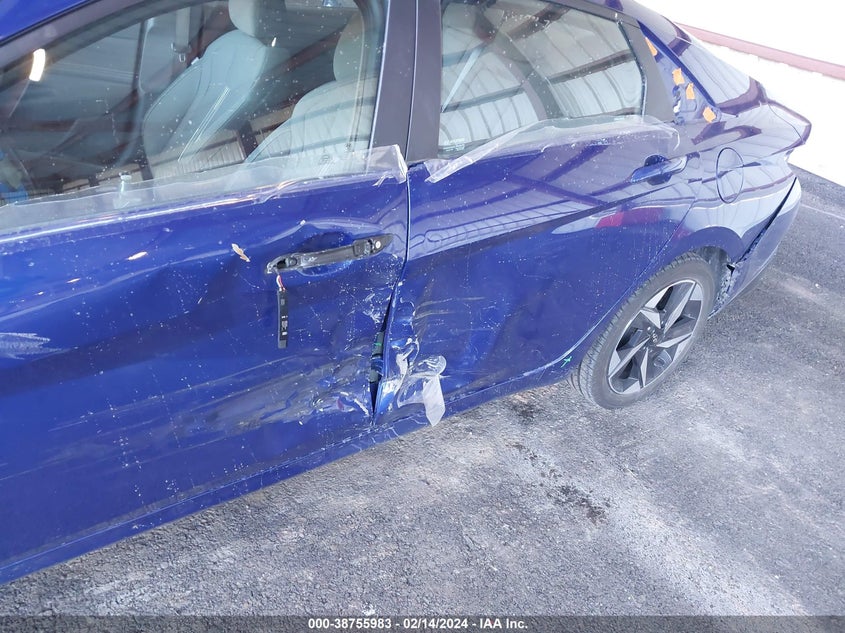 VIN 5NPLN4AG9NH056157 2022 HYUNDAI ELANTRA SEL