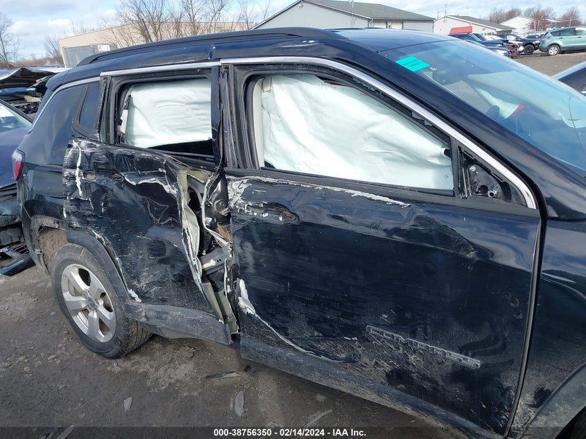 VIN 3C4NJCBB4JT318663 2018 JEEP COMPASS LATITUDE
