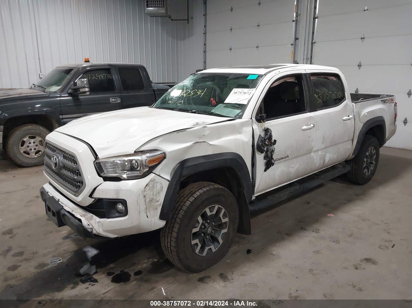 VIN 3TMCZ5AN5HM050847 2017 TOYOTA TACOMA DBL CAB/SR/TRDSPT/OR/PRO