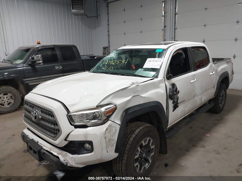 VIN 3TMCZ5AN5HM050847 2017 TOYOTA TACOMA DBL CAB/SR/TRDSPT/OR/PRO