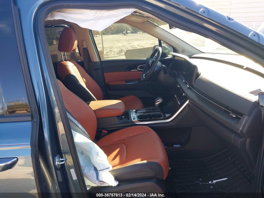 2024 KIA CARNIVAL MPV SX KNDNE5H31R6336155