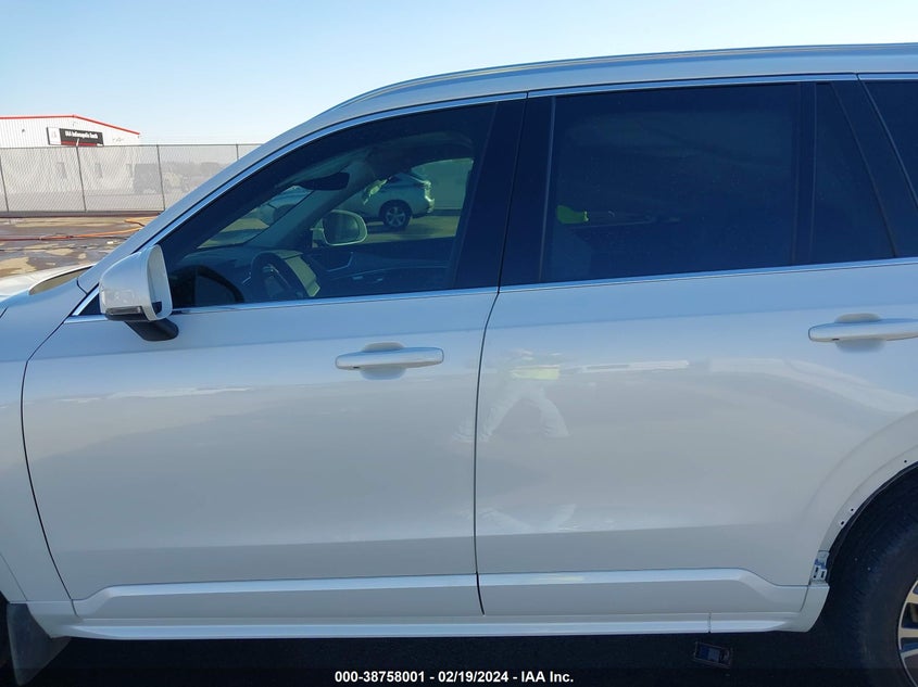 2022 VOLVO XC90 T5 MOMENTUM 7 PASSENGER - YV4102PK9N1857827