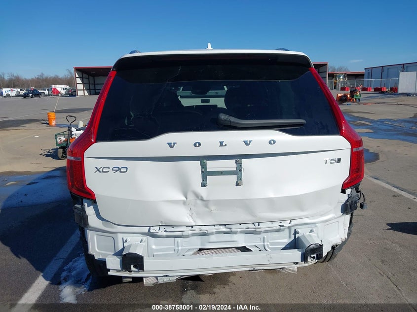 2022 VOLVO XC90 T5 MOMENTUM 7 PASSENGER - YV4102PK9N1857827