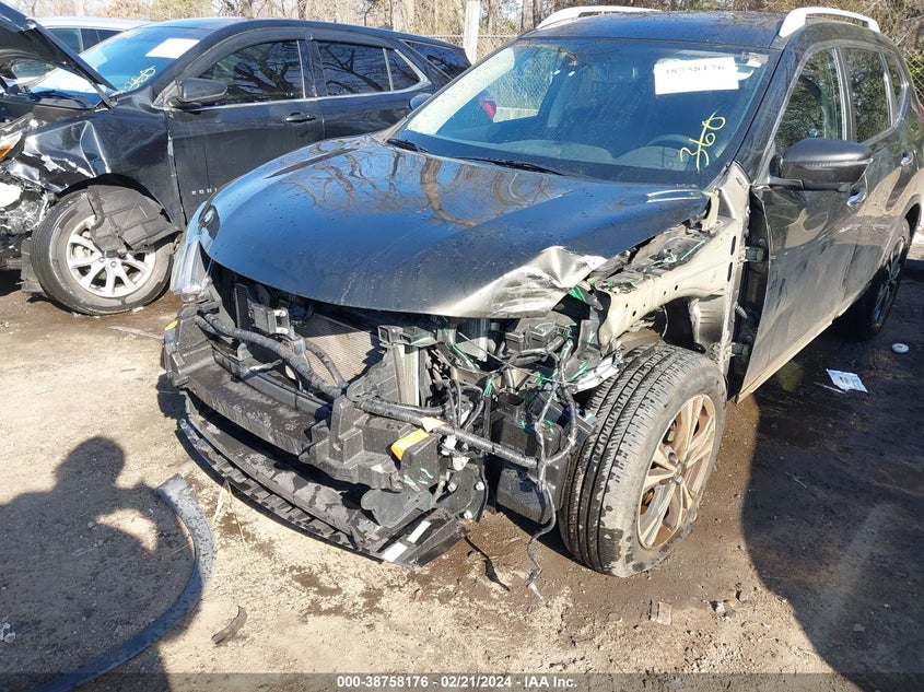 VIN 5N1AT2MV3HC833679 2017 NISSAN ROGUE SL