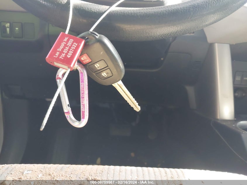 2014 TOYOTA RAV4 LE - JTMZFREV8EJ005138