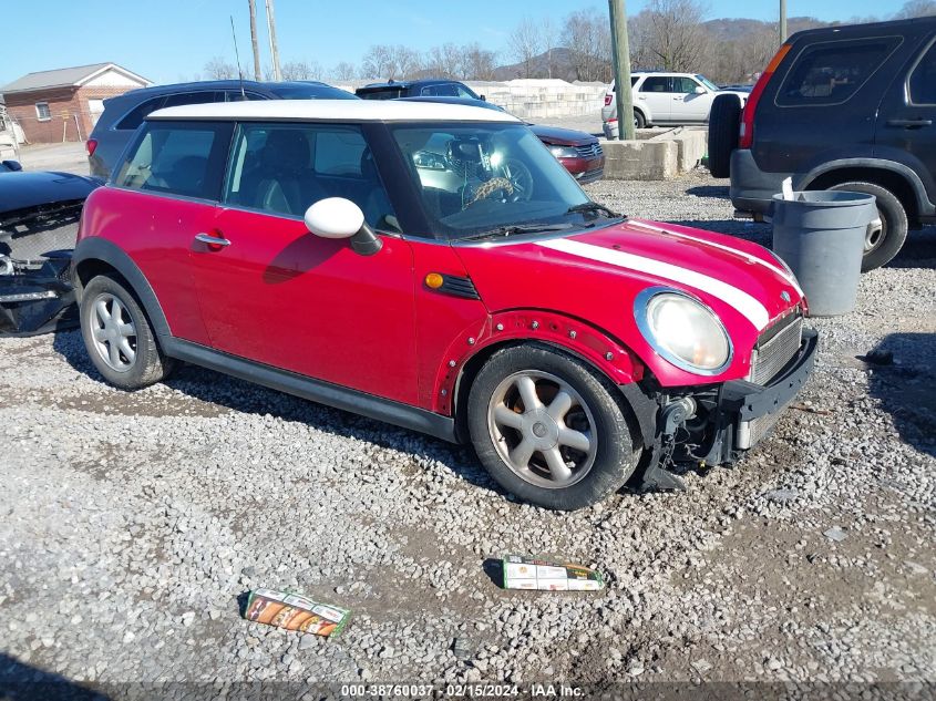 2008 Mini Cooper VIN: WMWMF33558TT67539 Lot: 40640311