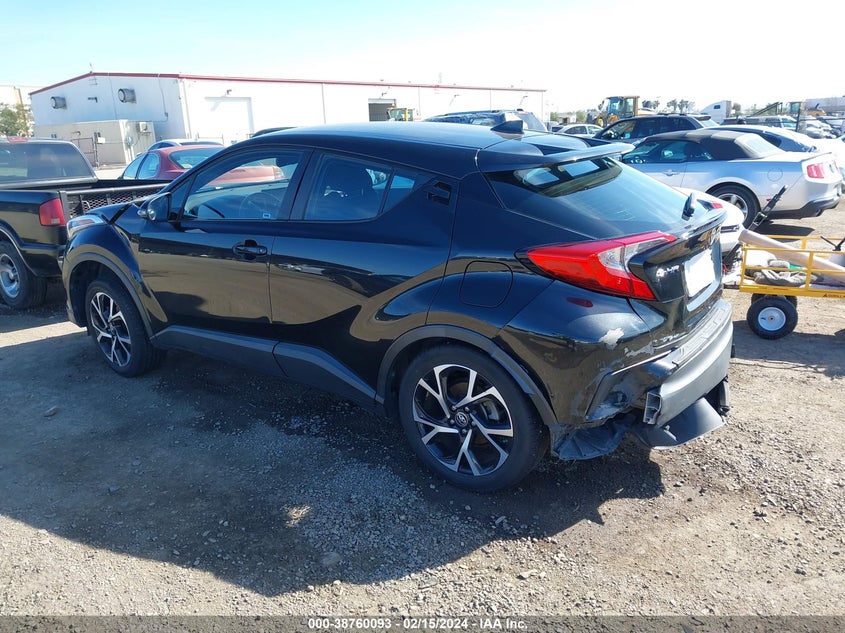 VIN NMTKHMBX7JR059062 2018 TOYOTA C-HR XLE
