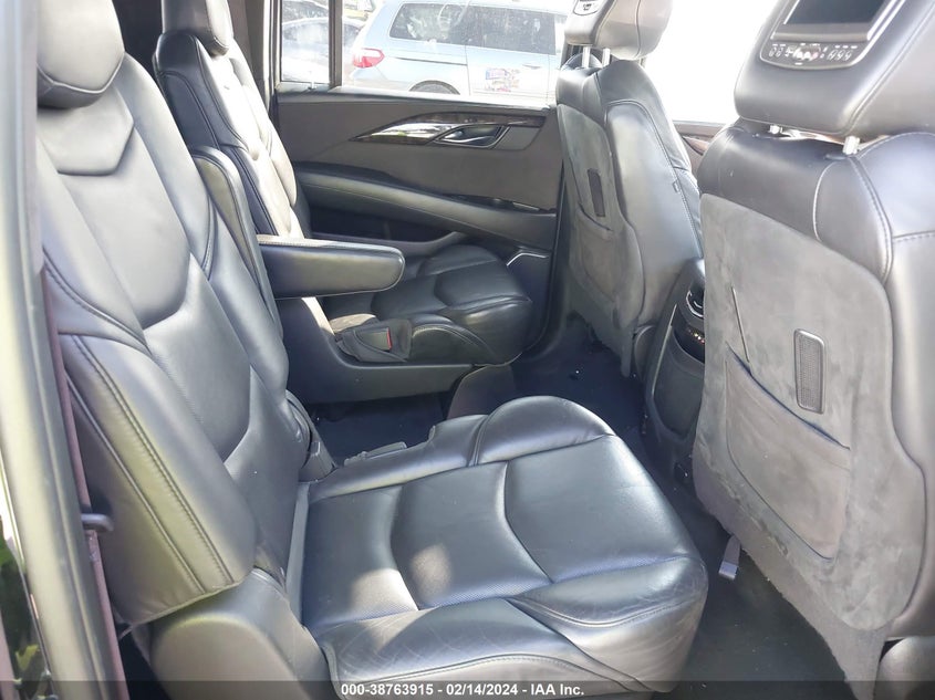 2016 CADILLAC ESCALADE ESV PLATINUM - 1GYS4KKJ4GR141667