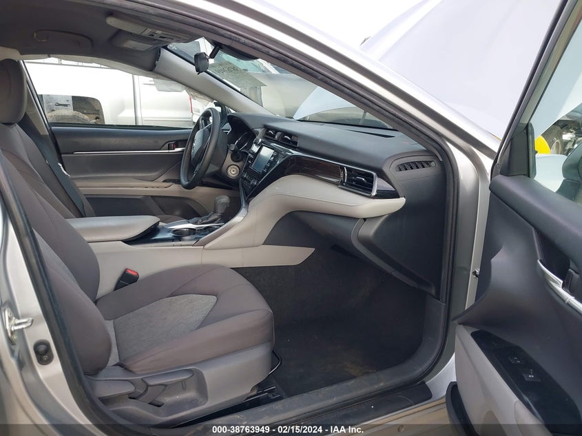 2019 TOYOTA CAMRY L/LE/XLE/SE/XSE - 4T1B11HK2KU815101