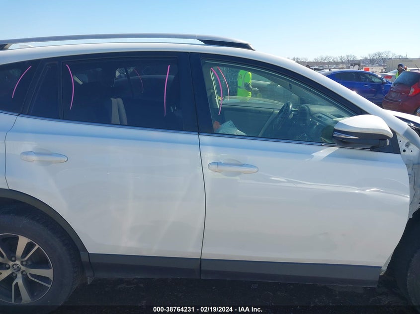 2016 TOYOTA RAV4 XLE - JTMWFREV8GJ098426