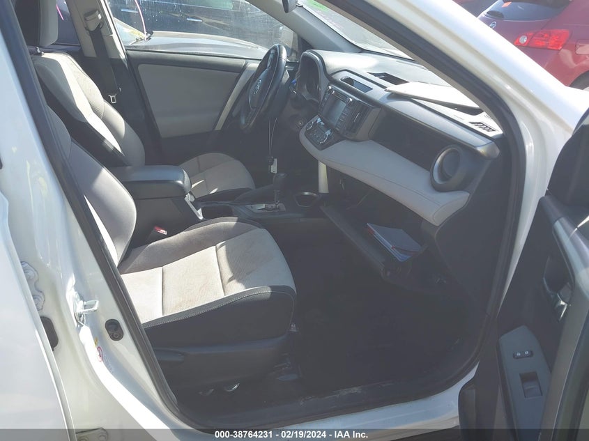 2016 TOYOTA RAV4 XLE - JTMWFREV8GJ098426