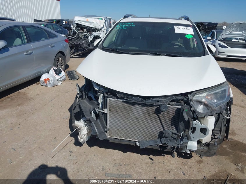 2016 TOYOTA RAV4 XLE - JTMWFREV8GJ098426