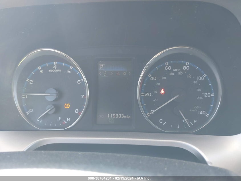 2016 TOYOTA RAV4 XLE - JTMWFREV8GJ098426