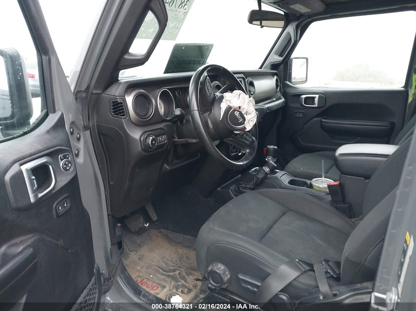 2020 JEEP WRANGLER UNLIMITED SPORT - 1C4HJXDG3LW284421