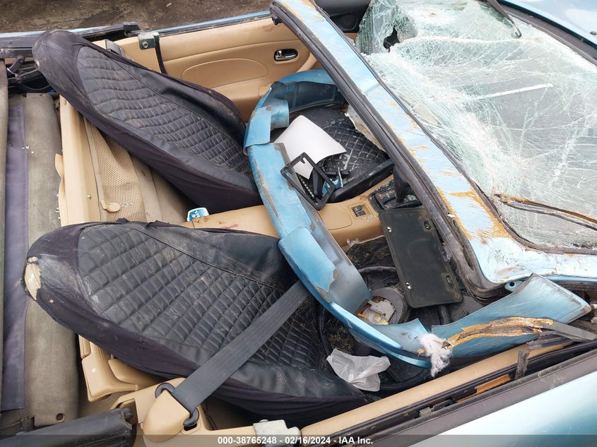 2001 Mazda Mx-5 Miata Ls/Special Edition VIN: JM1NB353110215649 Lot: 38765248