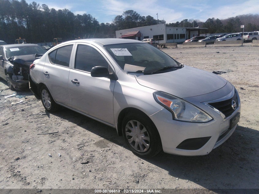 2015 NISSAN VERSA