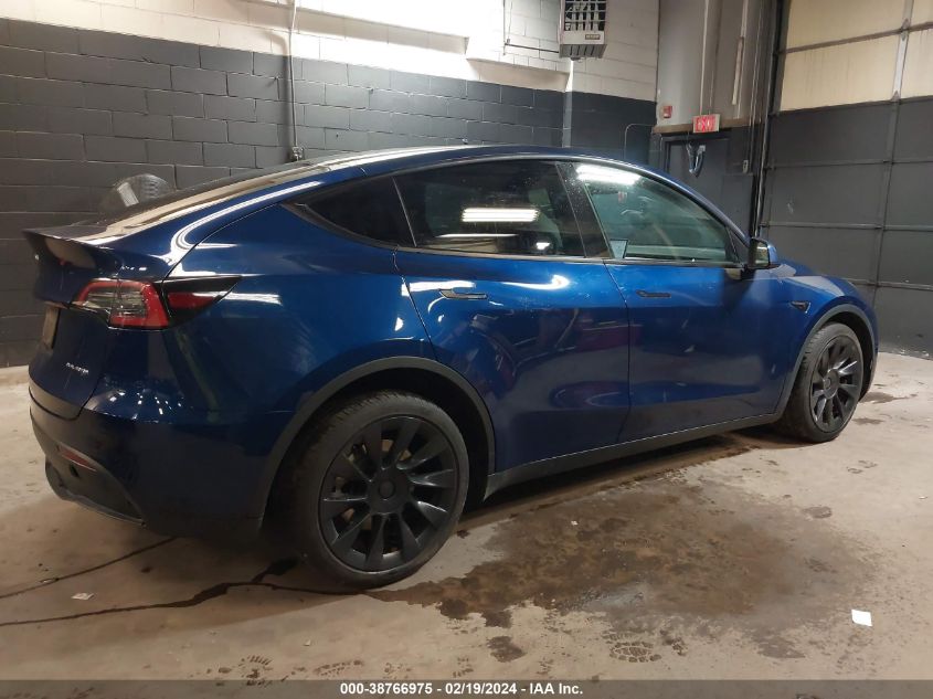 2022 Tesla Model Y Long Range Dual Motor All-Wheel Drive VIN: 7SAYGAEE8NF433764 Lot: 38766975