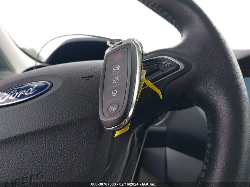 VIN 1FMCU9HDXKUB74887 2019 FORD ESCAPE SEL