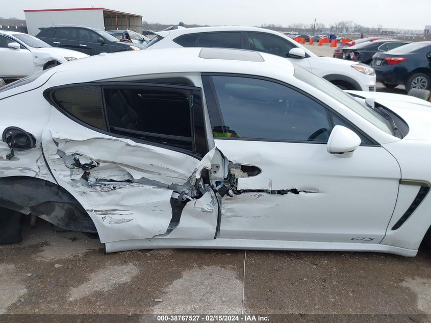 2015 PORSCHE PANAMERA GTS - WP0AF2A77FL081158