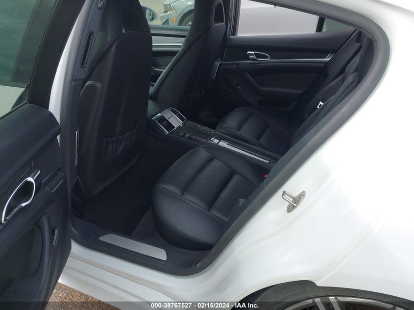 2015 PORSCHE PANAMERA GTS - WP0AF2A77FL081158