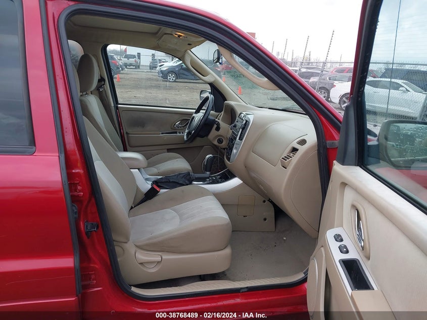 2005 Mercury Mariner Luxury/Premier VIN: 4M2YU561X5DJ05899 Lot: 38768489