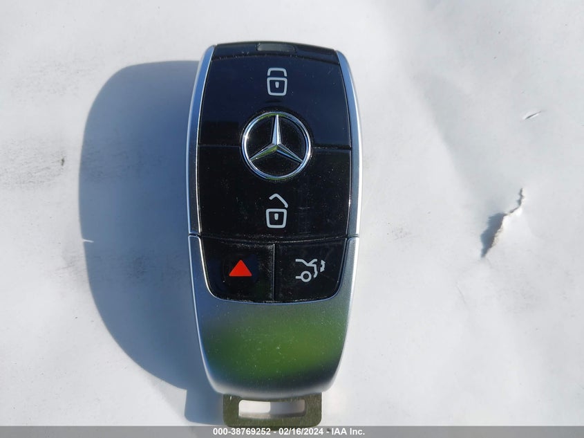 VIN WDDZF4JB4JA385805 2018 MERCEDES-BENZ E 300
