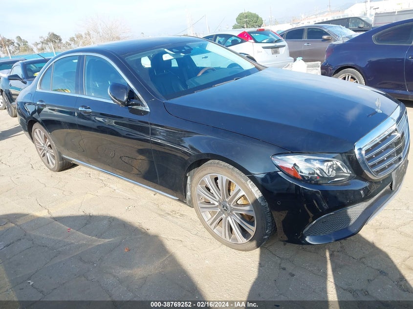 VIN WDDZF4JB4JA385805 2018 MERCEDES-BENZ E 300