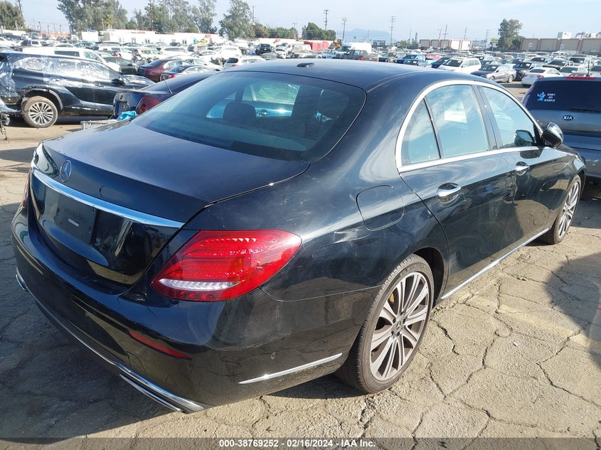 VIN WDDZF4JB4JA385805 2018 MERCEDES-BENZ E 300