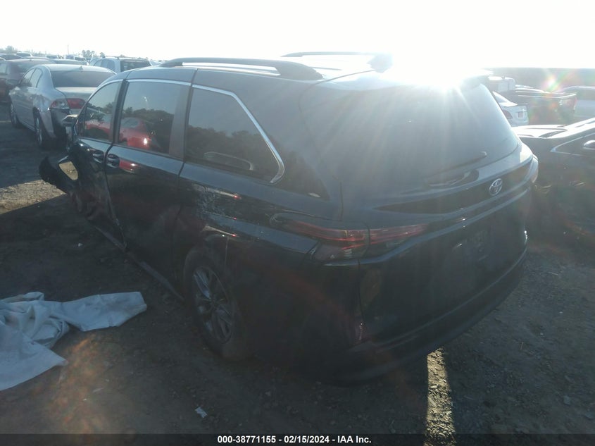 2022 TOYOTA SIENNA LE - 5TDKRKEC9NS130604