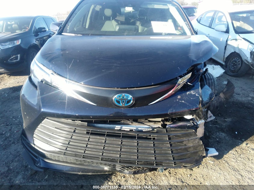 2022 TOYOTA SIENNA LE - 5TDKRKEC9NS130604